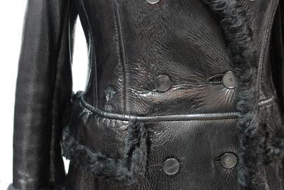 Dior - Manteau en peau retournée verni noir - Taille 36 2