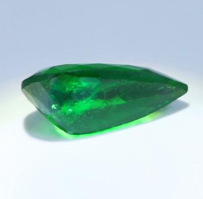 Tsavorite non traitée (grossularite-grenat) 2,14 carats. 2