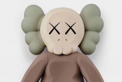 KAWS COMPANION - Figure Vinyl Marron 2