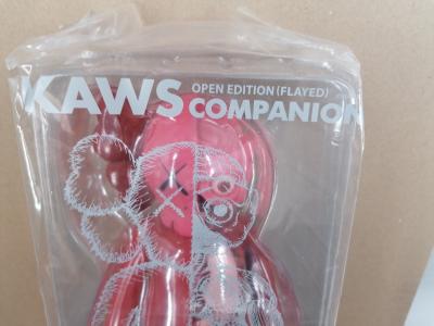 KAWS - Blush Companion Flayed - Sculpture en vinyle 2
