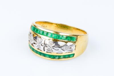 Bague diamants émeraudes en or jaune 18 carats 2