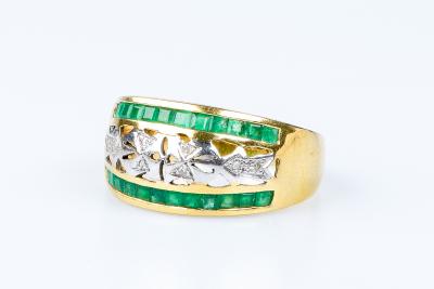 Bague diamants émeraudes en or jaune 18 carats 2