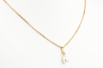 Collier et pendentif perle en or jaune 18 carats 2