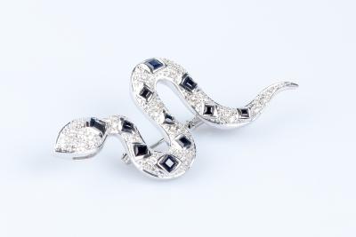 Broche serpent diamant saphir en or blanc 18 carats 2