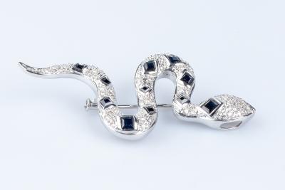Broche serpent diamant saphir en or blanc 18 carats 2