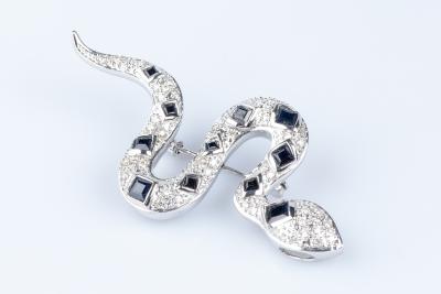 Broche serpent diamant saphir en or blanc 18 carats 2