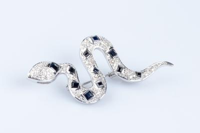 Broche serpent diamant saphir en or blanc 18 carats 2