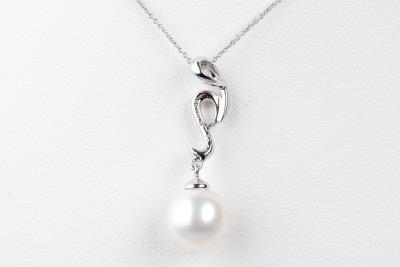 Collier et pendentif perle diamant en or blanc 2