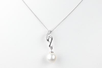 Collier et pendentif perle diamant en or blanc 2
