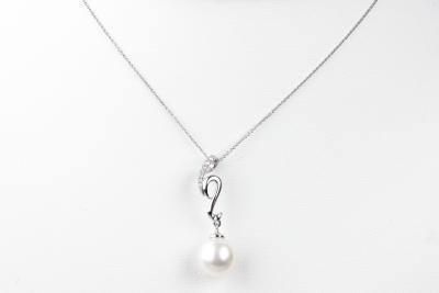 Collier et pendentif perle diamant en or blanc 2