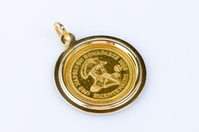 Pendentif médaille Napoléon Bonaparte en or jaune 18 carats 2