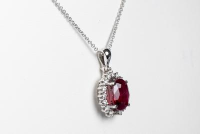 Collier diamants rubis en or blanc 18 carats 2