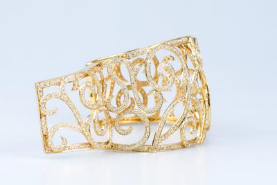 Magnifique bracelet de haute joaillerie en or jaune 14 carats 2