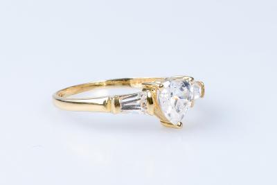 Bague coeur oxyde de zirconium en or jaune 18 carats 2