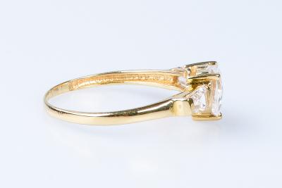 Bague coeur oxyde de zirconium en or jaune 18 carats 2