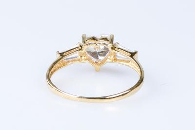 Bague coeur oxyde de zirconium en or jaune 18 carats 2