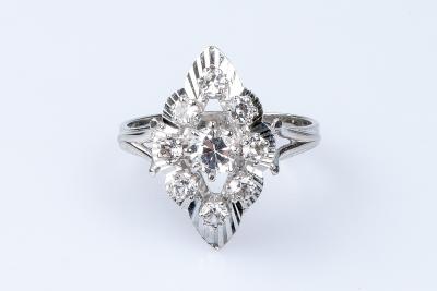 Bague losange en or blanc 18 carats 2