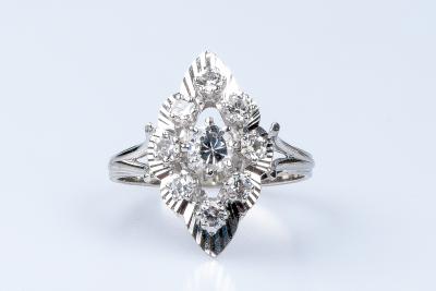 Bague losange en or blanc 18 carats 2