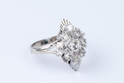 Bague losange en or blanc 18 carats 2
