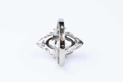 Bague losange en or blanc 18 carats 2