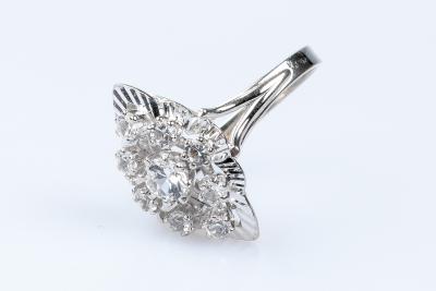 Bague losange en or blanc 18 carats 2