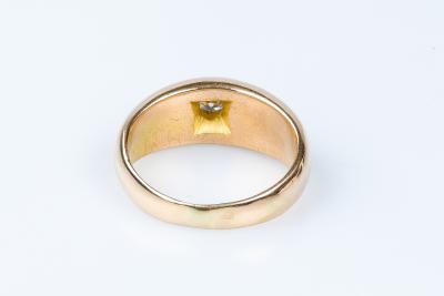 Bague diamant en or jaune 18 carats 2