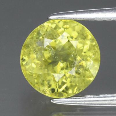 2,66 carats. Grenat grossulaire jaune verdâtre naturel 2