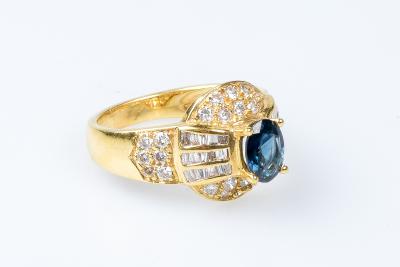 Bague diamant saphir en or jaune 18 carats 2