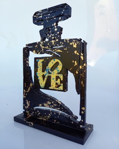 SPACO - five  LOVE Chanel, 2022 - Sculpture 2