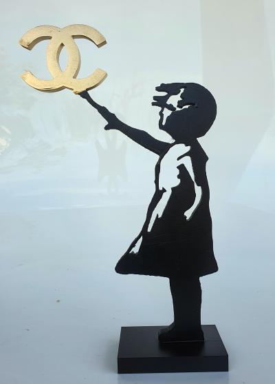 PYB - Banksy girl CHANEL , 2022 - Sculpture 2