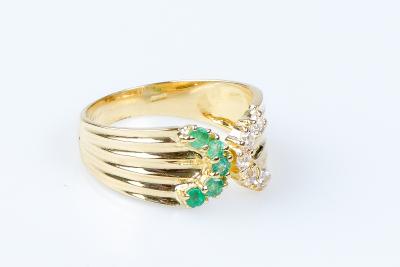 Bague émeraude oxydes en or jaune 18 carats 2
