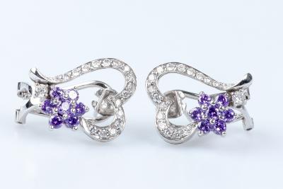 Boucles d’oreilles coeurs et fleurs en or blanc 18 carats 2