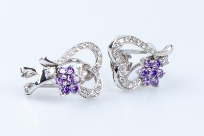 Boucles d’oreilles coeurs et fleurs en or blanc 18 carats 2
