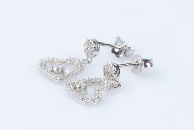 Boucles d’oreilles coeurs en or blanc 18 carats 2