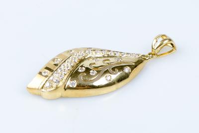 Pendentif en or jaune 18 carats 2