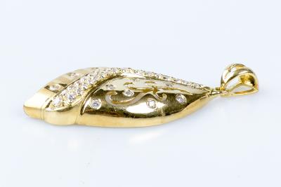 Pendentif en or jaune 18 carats 2