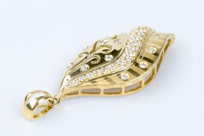 Pendentif en or jaune 18 carats 2