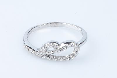 Bague en or blanc 18 carats 2