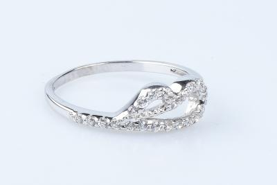Bague en or blanc 18 carats 2