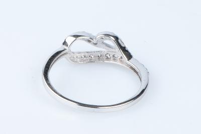 Bague en or blanc 18 carats 2