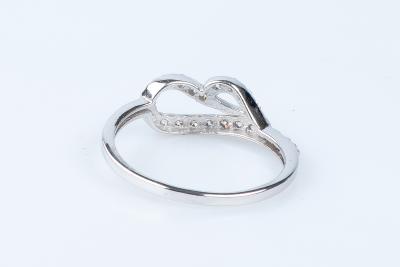 Bague en or blanc 18 carats 2