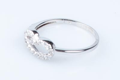 Bague en or blanc 18 carats 2