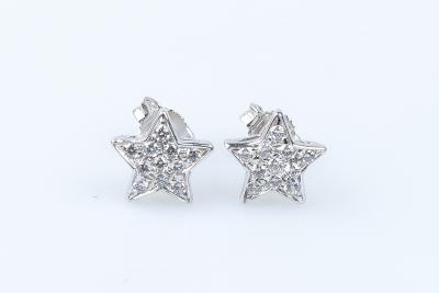 Boucles d’oreilles étoiles en or blanc 18 carats 2