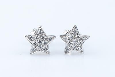 Boucles d’oreilles étoiles en or blanc 18 carats 2