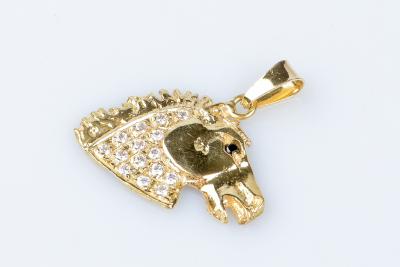 Pendentif cheval en or jaune 18 carats 2