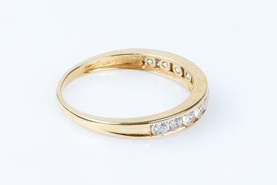Bague en or jaune 18 carats ornée d’oxydes de zirconium 2