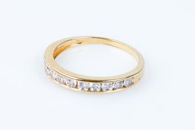 Bague en or jaune 18 carats ornée d’oxydes de zirconium 2