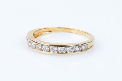 Bague en or jaune 18 carats ornée d’oxydes de zirconium 2
