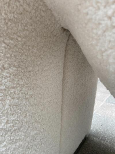 Paire de fauteuils Groovy F598 bouclette blanche - (Dans le goût de) Pierre Paulin 2