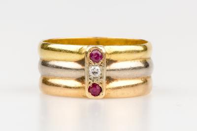 Bague diamant rubis en or tricolore 18 carats 2